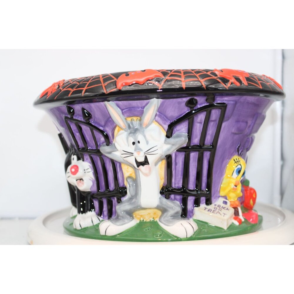Looney Tunes Halloween large 3D Candy Bowl by Warner Bros Studio - 1999 - Picture 2 of 10